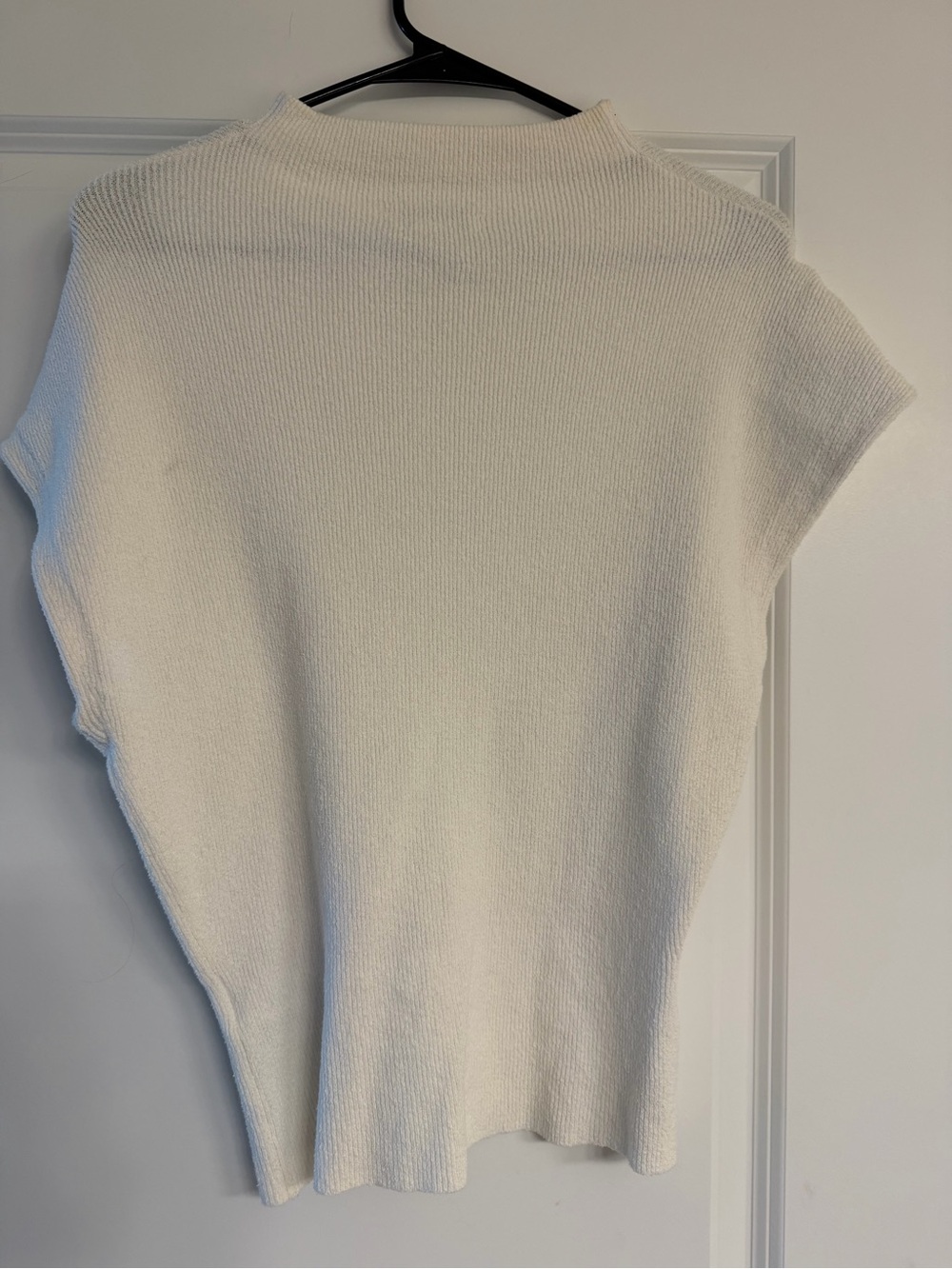 Club Monaco Cream Short-Sleeve Crew Neck Knit Top